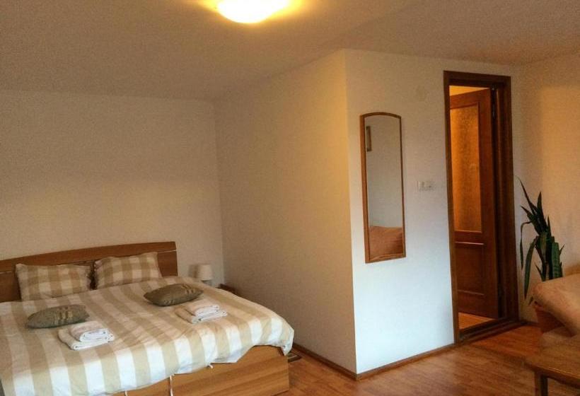 بنسيون Casa Genesini