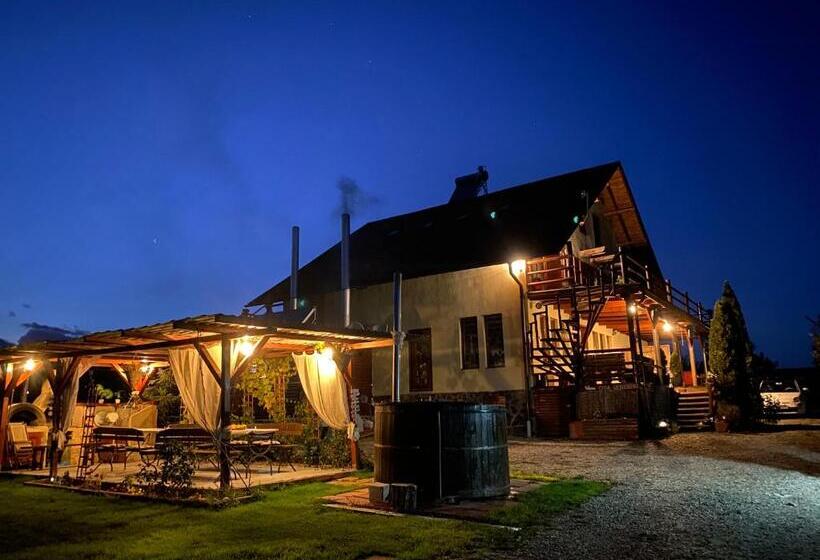 بنسيون Casa Genesini