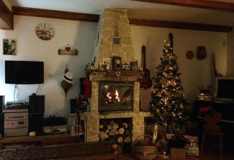 بنسيون Casa Genesini