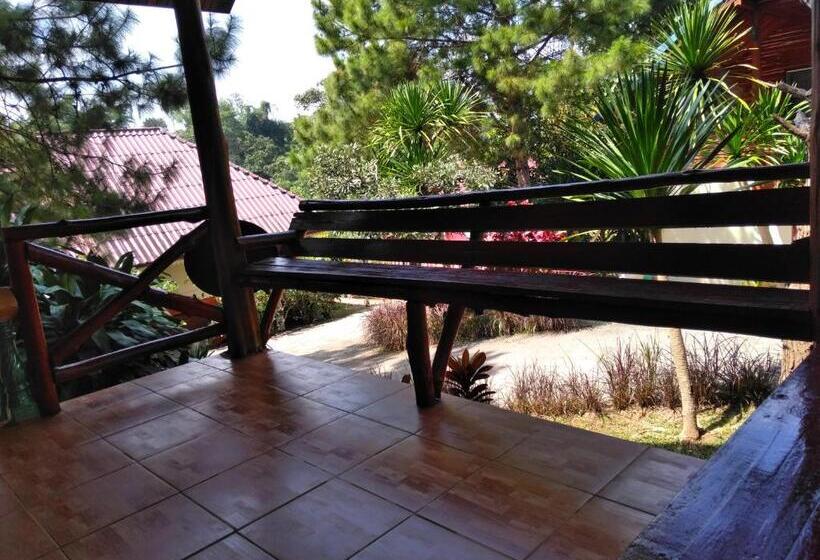 פנסיון Chatfah Resort