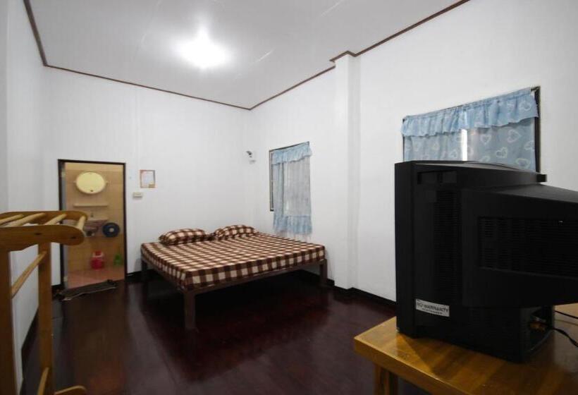 פנסיון Chatfah Resort