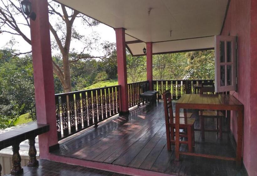 פנסיון Chatfah Resort