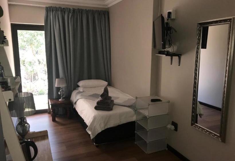 ペンション Eagle Rock Executive Guest House