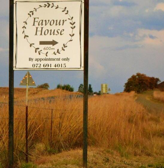 بنسيون Favour House