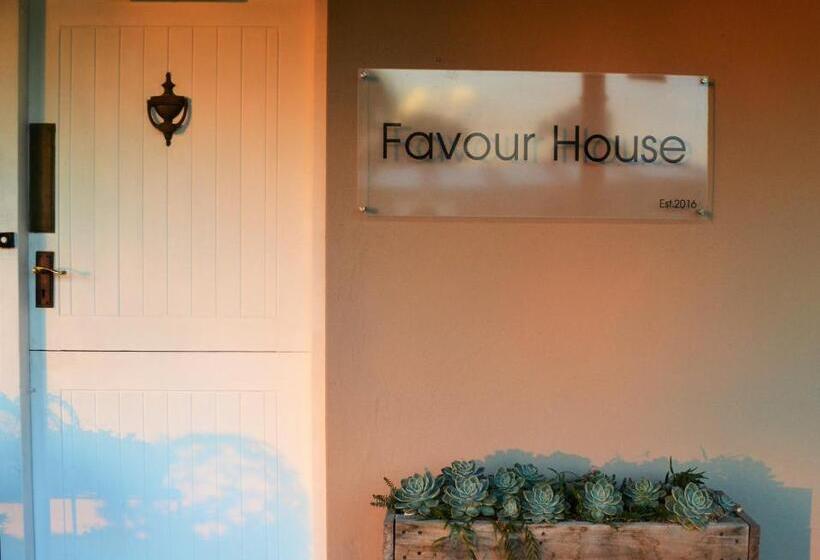 פנסיון Favour House