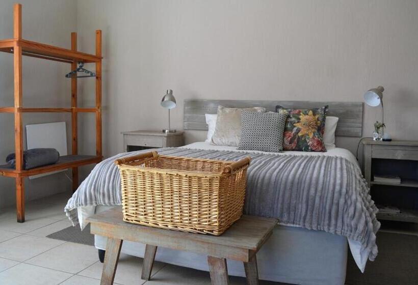 بنسيون Favour House