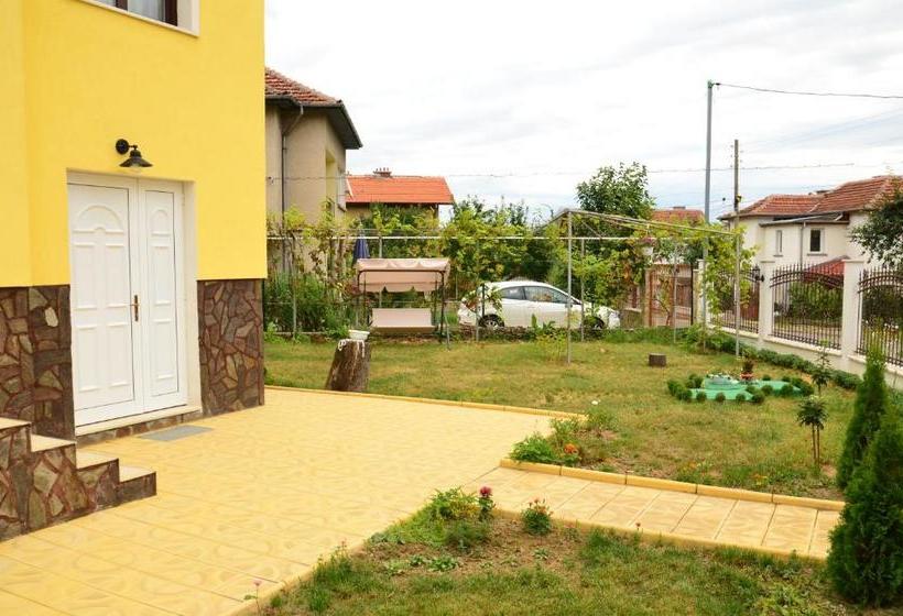 פנסיון Guest House Nocturno