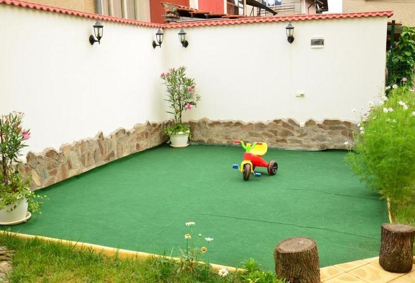 פנסיון Guest House Nocturno