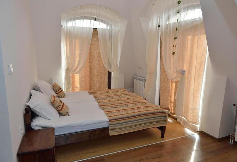 פנסיון Guest House Nocturno