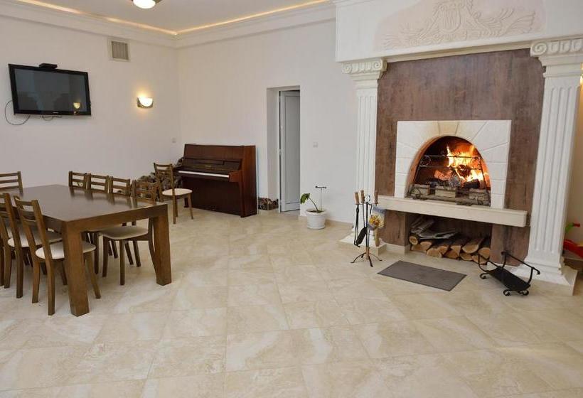 פנסיון Guest House Nocturno