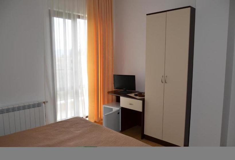 פנסיון Guest House Nocturno