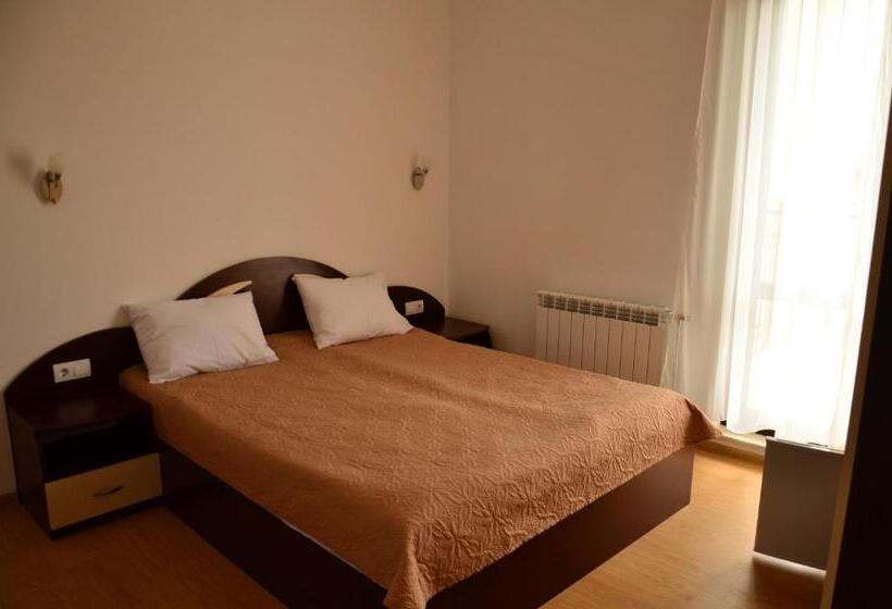 פנסיון Guest House Nocturno