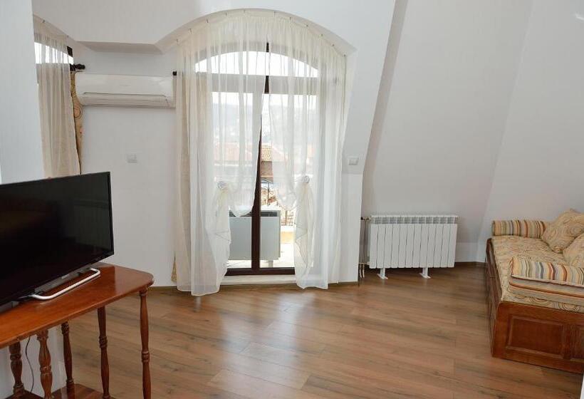 פנסיון Guest House Nocturno