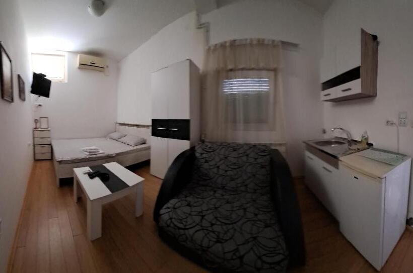 پانسیون Guest House Zoran