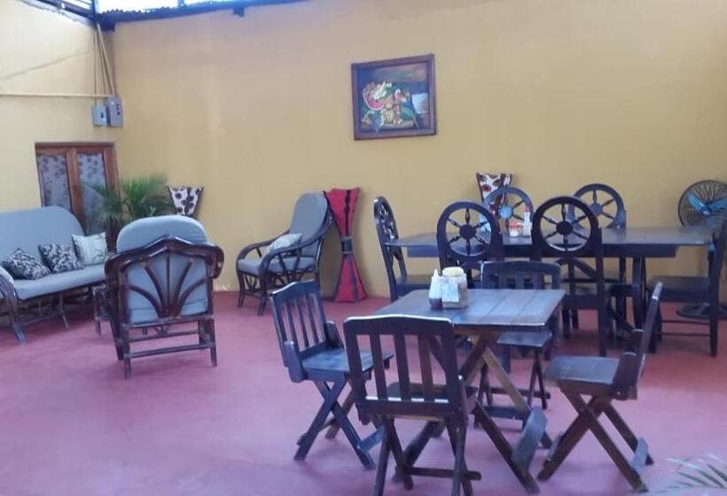 ペンション Hostal Nathaly