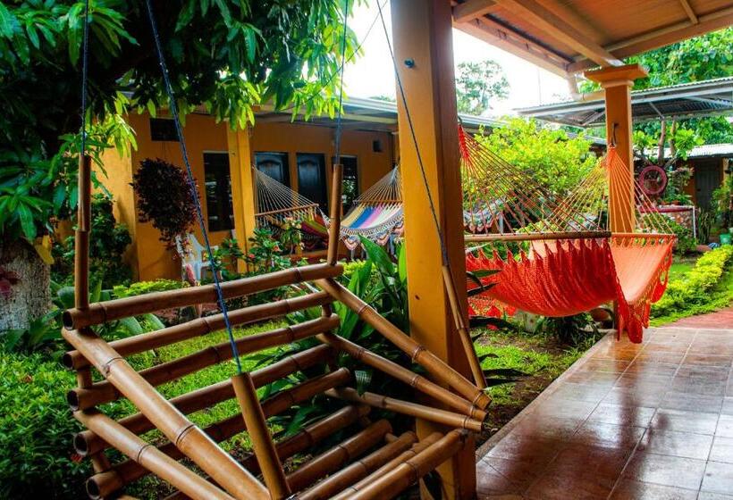 ペンション Hostal Nathaly