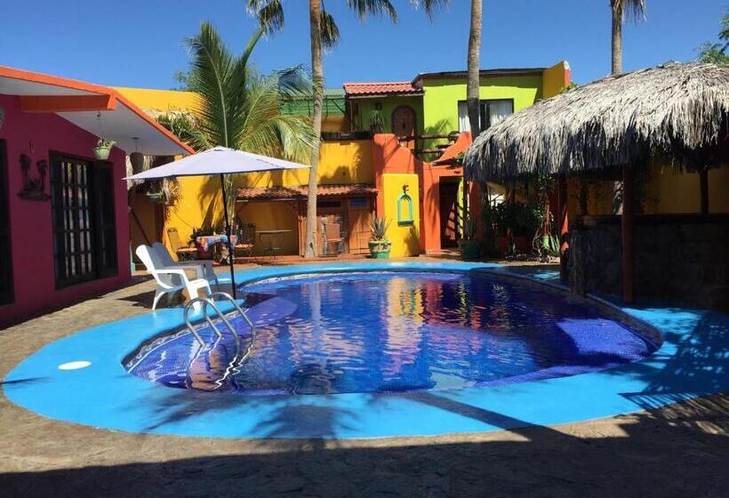 پانسیون Leo's Baja Oasis
