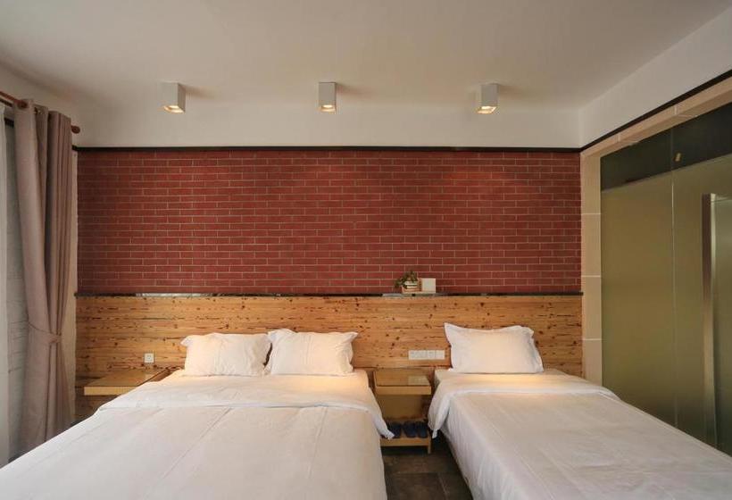 Пансион Pier Encounter Inn