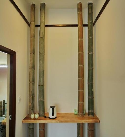 Пансион Pier Encounter Inn