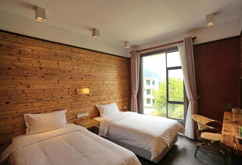 Пансион Pier Encounter Inn