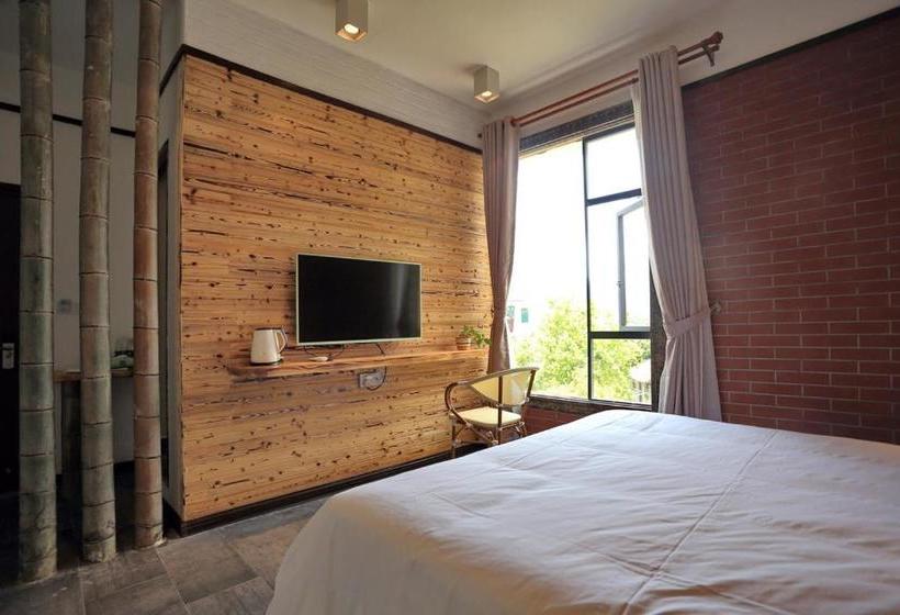 Пансион Pier Encounter Inn