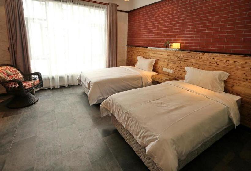 Пансион Pier Encounter Inn