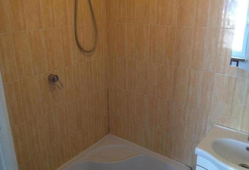 پانسیون Pirtis Prie Neries Jonava