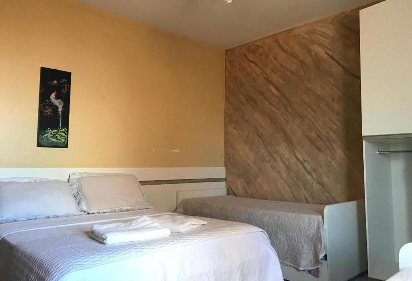 פנסיון Pousada Castelinho