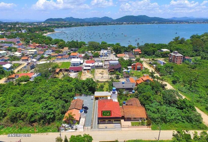 پانسیون Pousada Vô Quintino