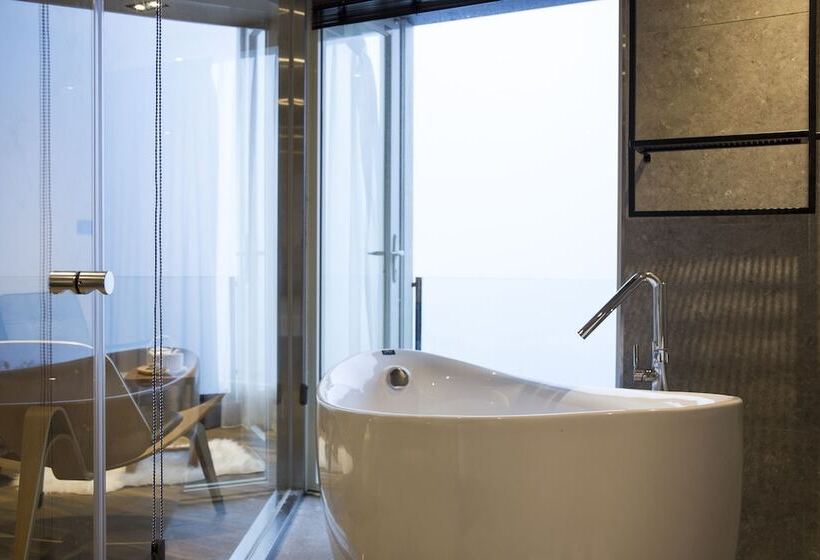 پانسیون Something Easy Inn