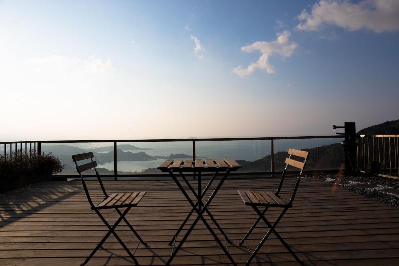 پانسیون Something Easy Inn