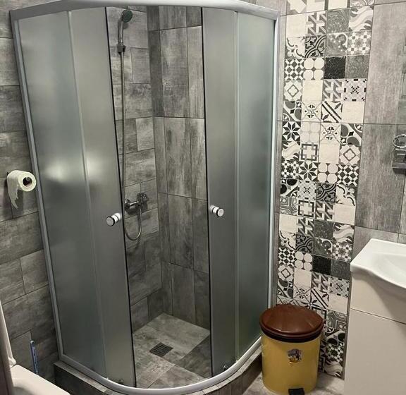 بنسيون Vila Angi