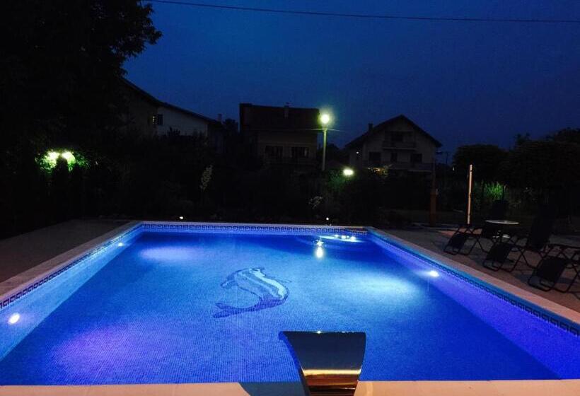 پانسیون Vila Kristina