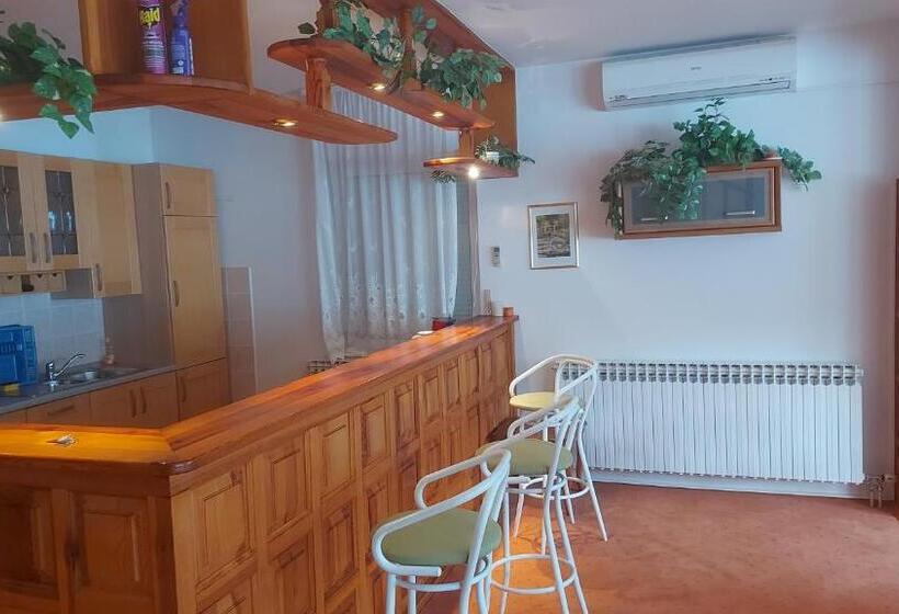 پانسیون Villa Jablanica Lake