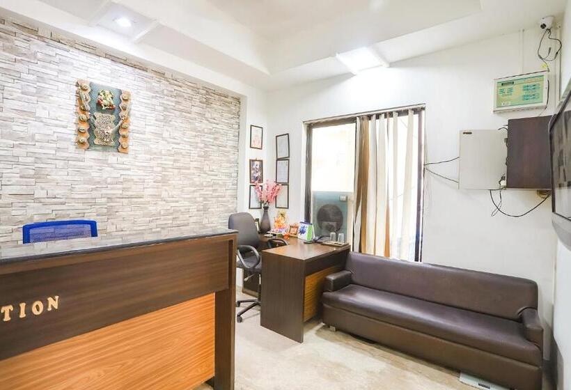 ユースホステル Fabhotel Archanil Apartment   Sitanagar Cricket Ground