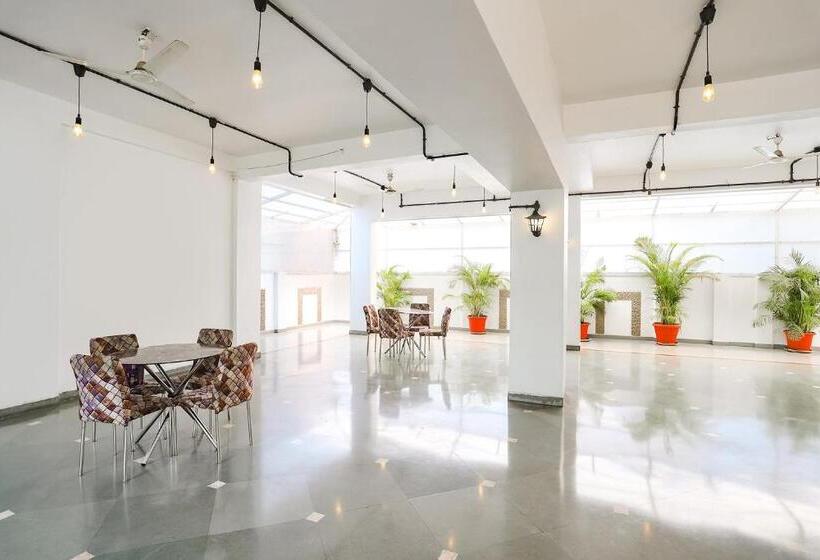 ユースホステル Fabhotel Archanil Apartment   Sitanagar Cricket Ground