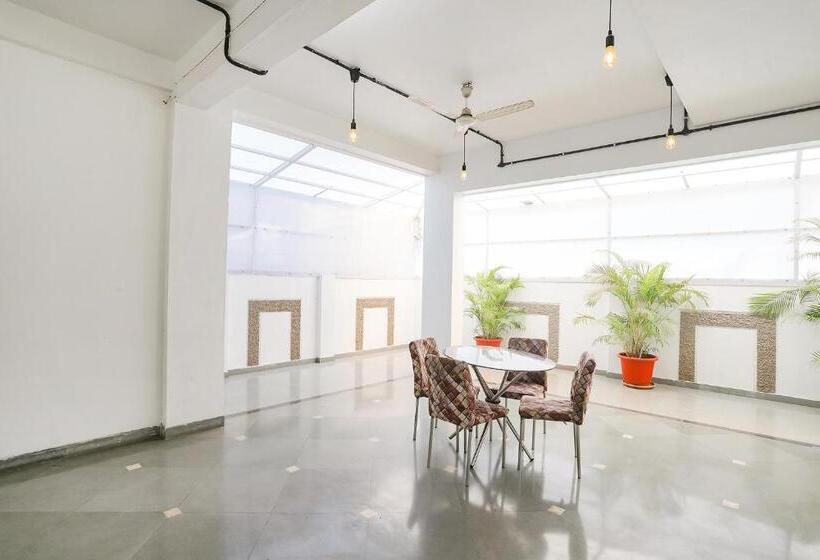 ユースホステル Fabhotel Archanil Apartment   Sitanagar Cricket Ground