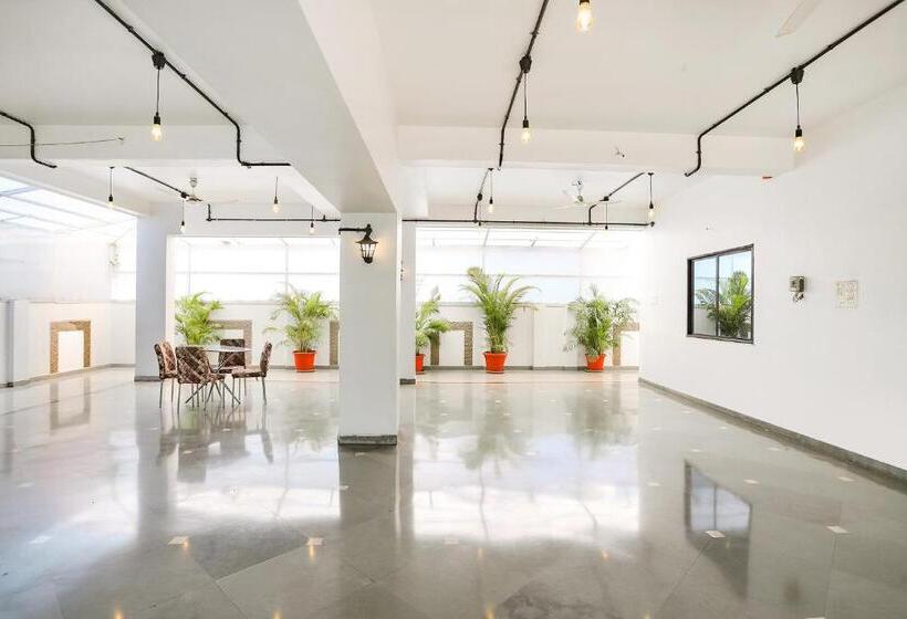 ユースホステル Fabhotel Archanil Apartment   Sitanagar Cricket Ground