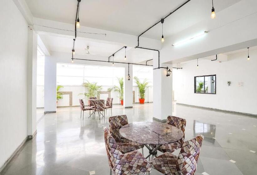 ユースホステル Fabhotel Archanil Apartment   Sitanagar Cricket Ground