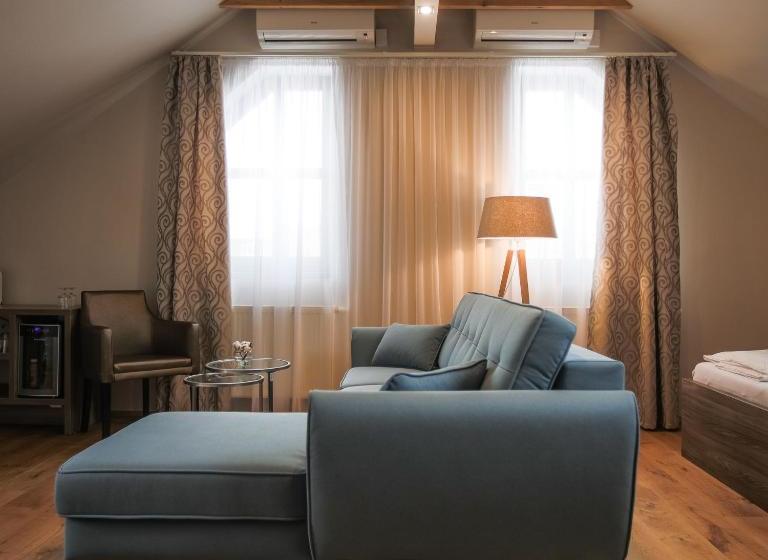 Hardy   Cognac & Pension