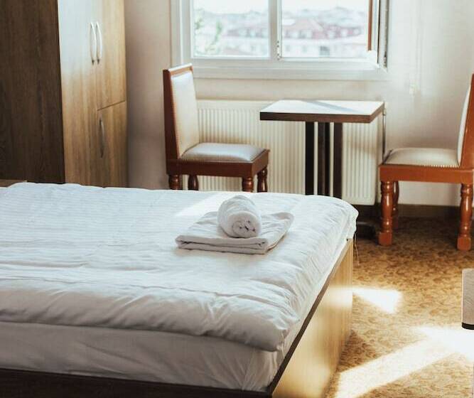 בית מלון כפרי Ny World