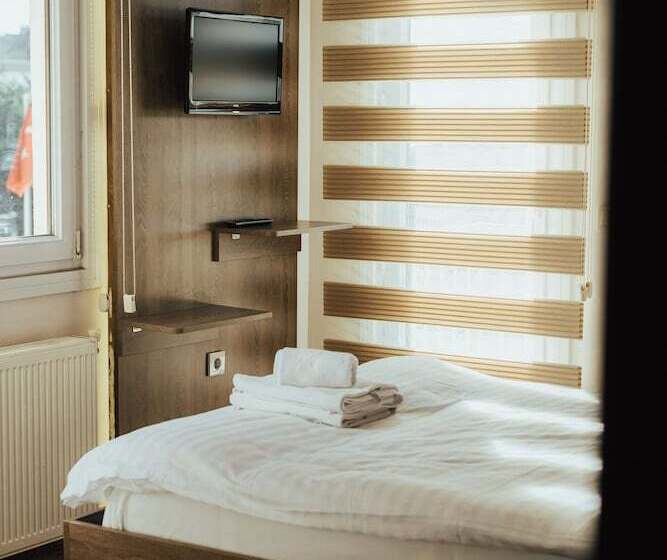 בית מלון כפרי Ny World