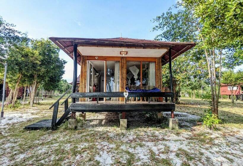 Отель Pura Vita Resort