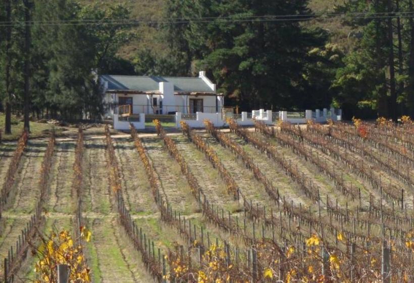 هتل Topiary Wine Estate & Cottages