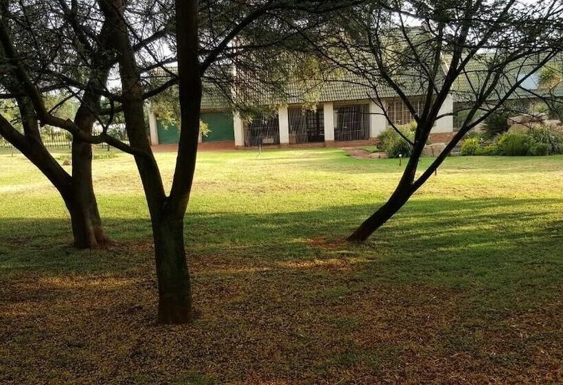 Пансион African Silhouette Guesthouse