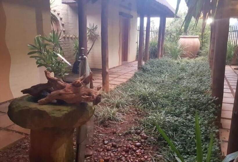 Пансион African Silhouette Guesthouse