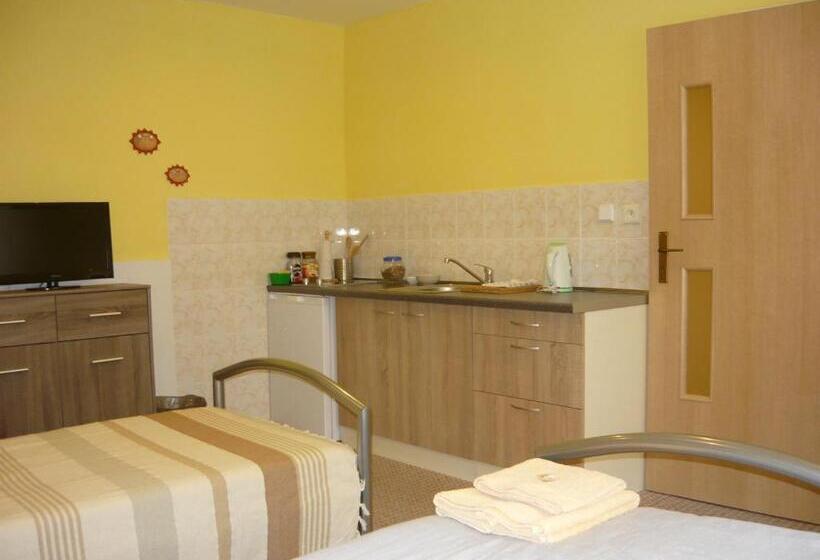 بنسيون Apartments   Penzion Lena