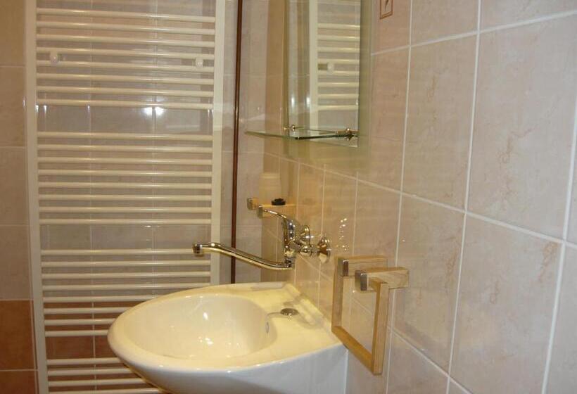 بنسيون Apartments   Penzion Lena