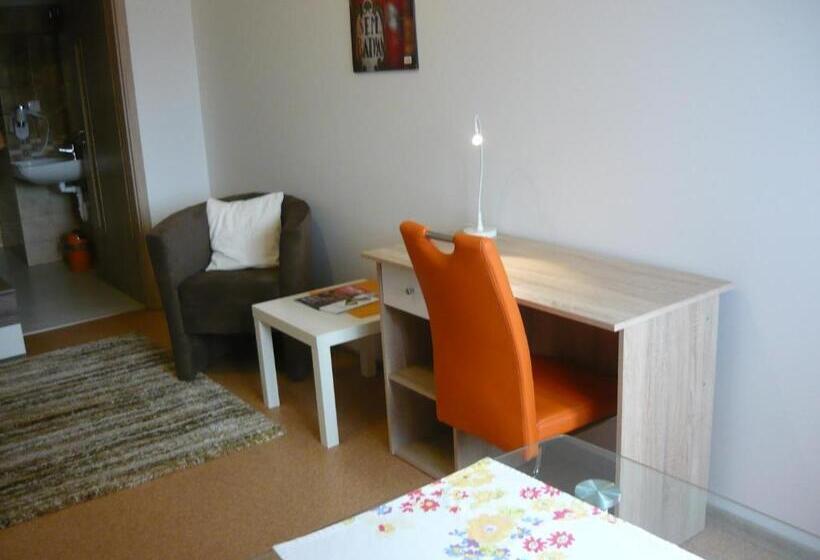 بنسيون Apartments   Penzion Lena