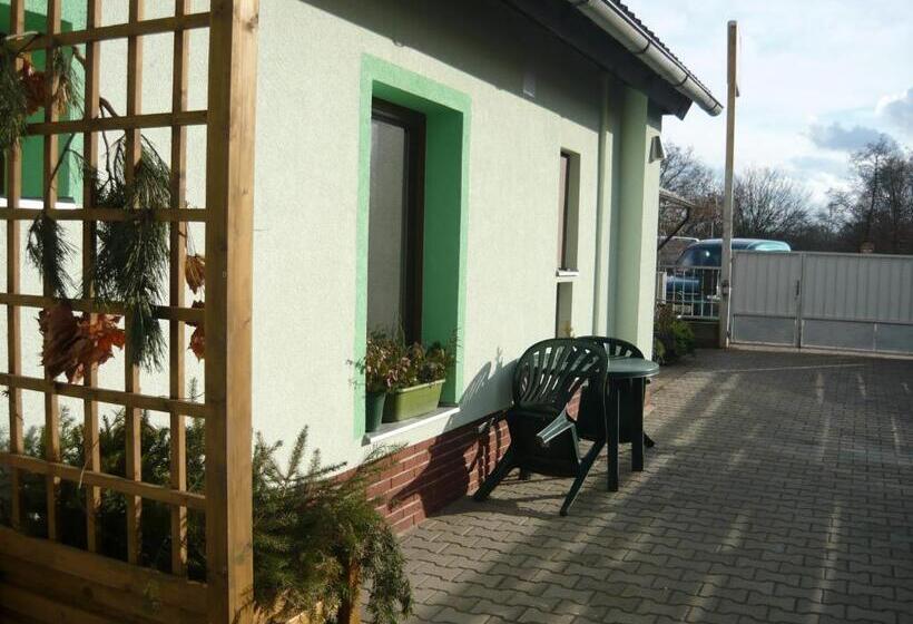 بنسيون Apartments   Penzion Lena